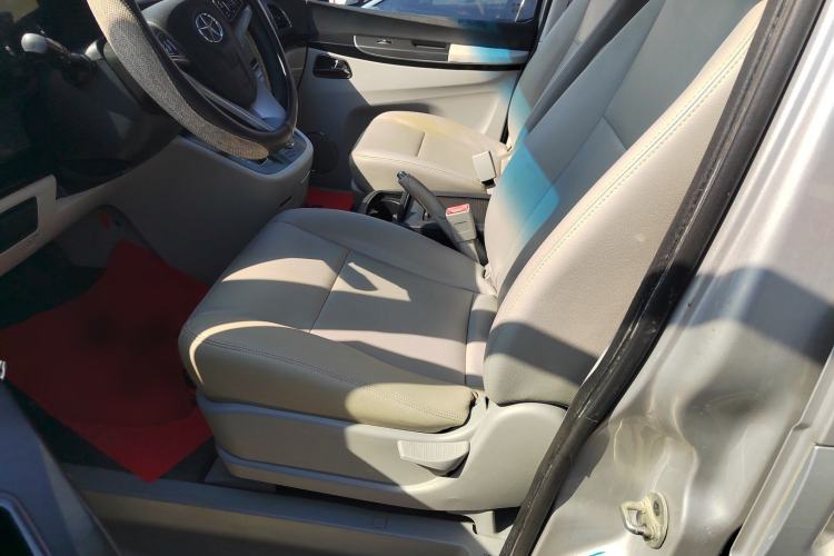 Used JAC Group Refine M5 2013 2.0T Gasoline Automatic Business Edition
