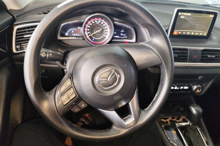 Used Mazda 3 Axela 2014 Sedan 1.5L Automatic Luxury Model