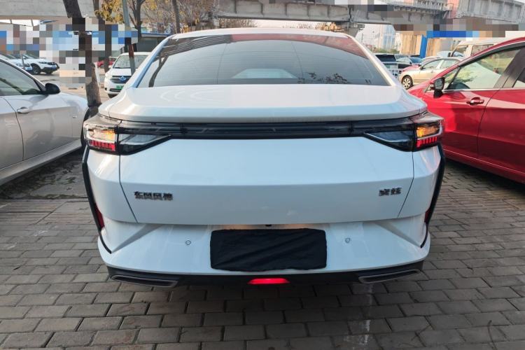 Used Dongfeng Aeolus Yixuan 2025 1.5L Automatic Luxury Version
