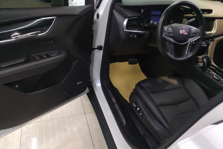 Used Cadillac XT5 2021 28T Luxury Model