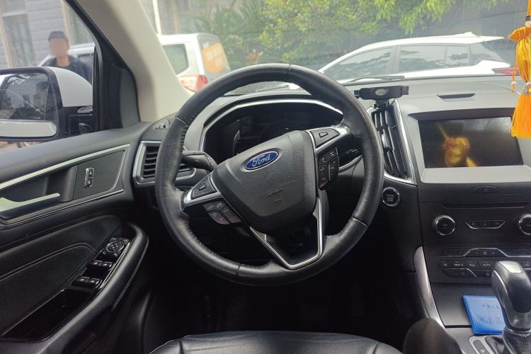 Used Ford Edge 2018 EcoBoost 245 Two-Wheel-Drive Titanium 7-Seater China V Standard Steering Wheel