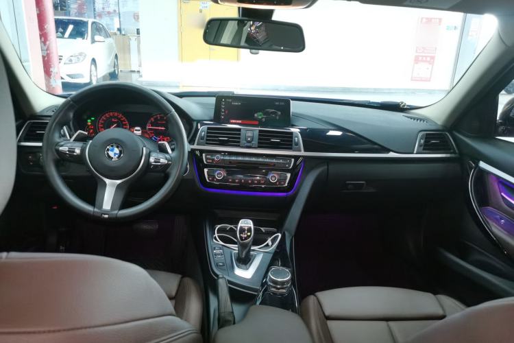 Used BMW 3 Series 2018 320Li Leading Model M Sport Package Center Console