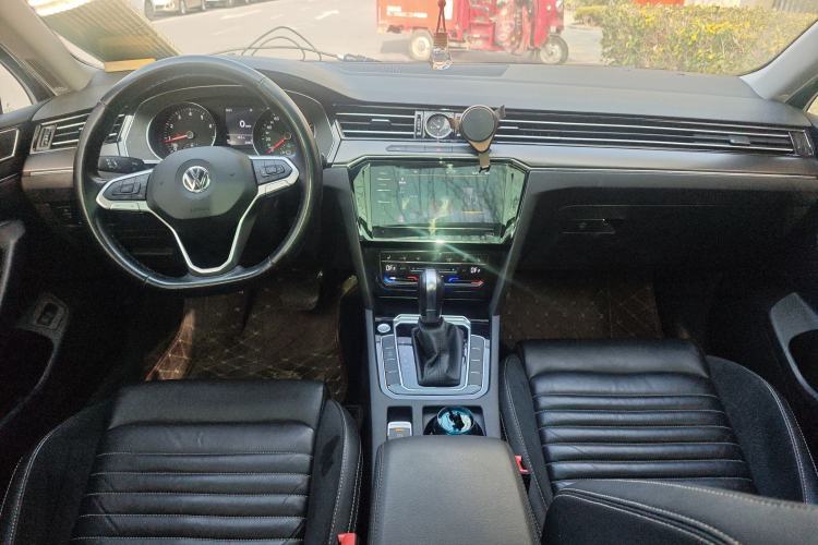 Used Volkswagen Magotan 2020 330TSI DSG Leading Model Center Console