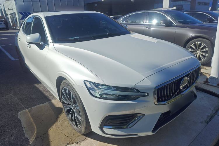 Used Volvo S60 2024 B4 Zhiyuan Luxury Edition