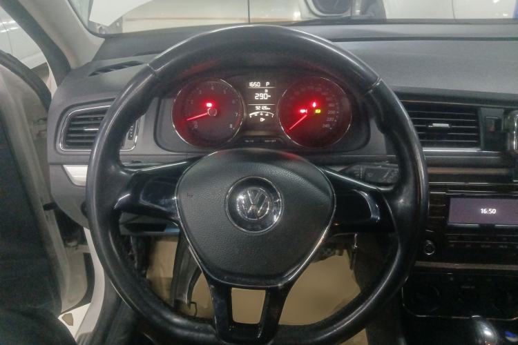 Used Volkswagen Gran Lavida 2015 1.6L Automatic Comfort Edition Steering Wheel