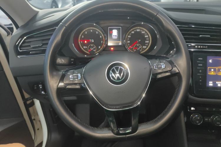 Used Volkswagen Tiguan L 2021 330TSI Automatic Two-Wheel Drive Smart Edition
