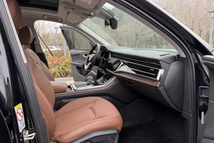 Used Audi Q7 2021 45 TFSI quattro S line Sport model
