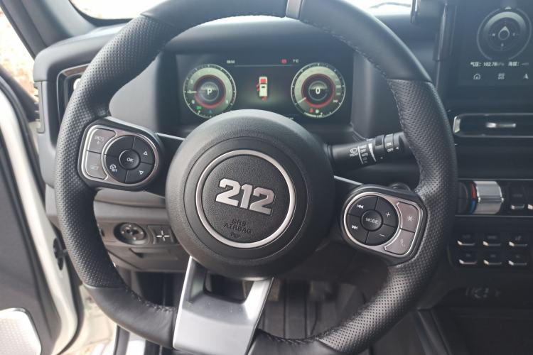 Used 212 T01 2024 2.0T Mechanic