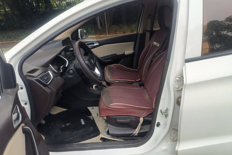 Used Baojun 310W 2017 1.5L Manual Comfort Version China VI Emission Standard