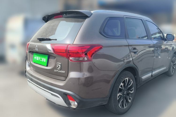Used Mitsubishi Outlander 2019 2.0L Two-Wheel Drive Comfort Edition 5 Seats China VI Standard Rear Right 45 Deg