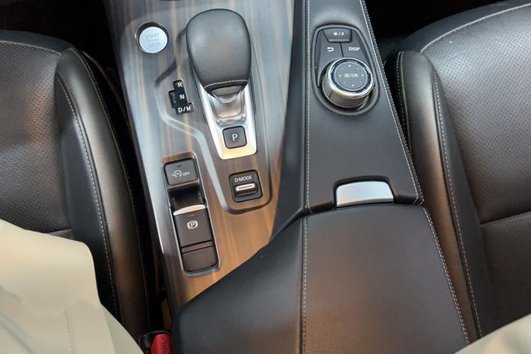 Used Infiniti QX50 2018 2.0T Two-Wheel Drive Fashion Edition Gear Lever