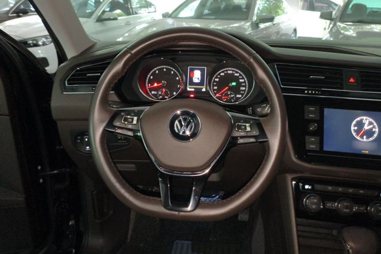 Used Volkswagen Tiguan L 2018 Revised Version 330TSI Automatic Two-Wheel Drive Comfort Edition
