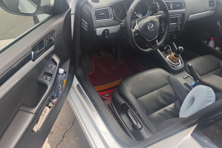 Used Volkswagen Sagitar 2015 1.6L Manual Comfort Model Driver Seat