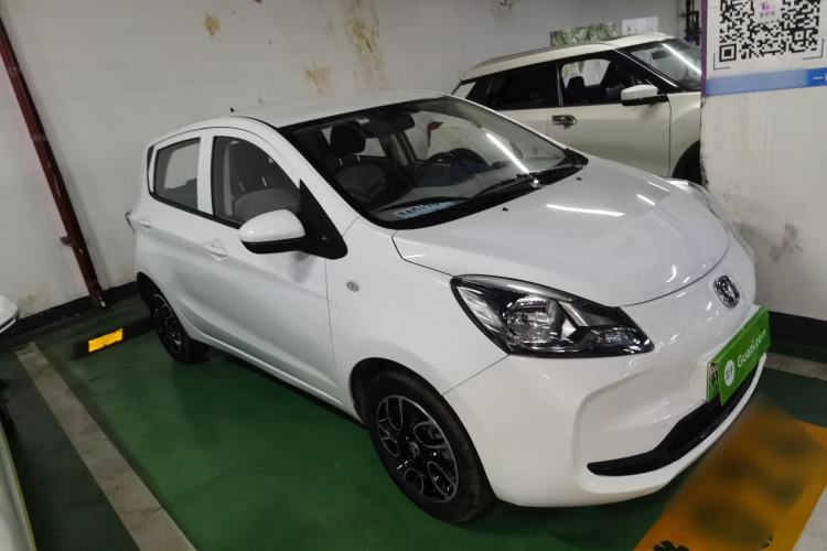 Used CHANGAN Benni E-Star 2021 National Edition Colorful Version Lithium Iron Phosphate (31.86 kWh) Front Right 45 Deg