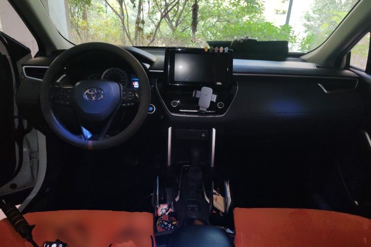 Used Toyota Corolla Cross 2022 2.0L Elite Edition Center Console