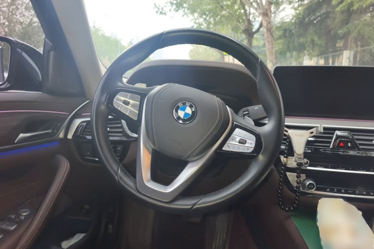 Used BMW 5 Series 2023 530Li Leading Edition Luxury Package Steering Wheel