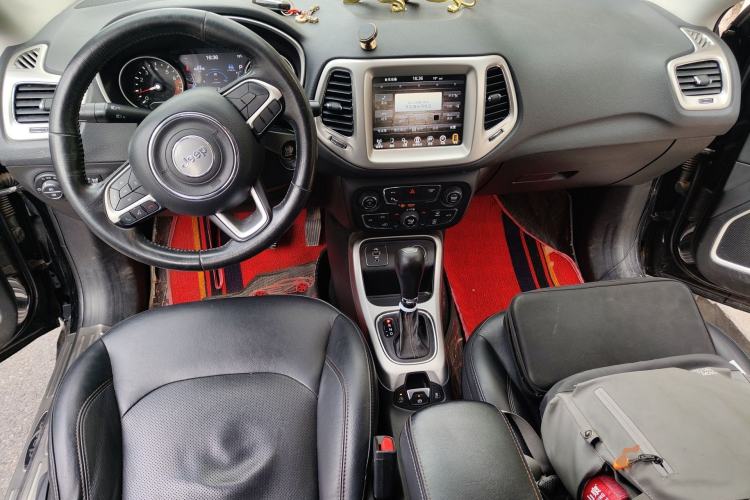 Used Jeep Compass 2017 200T Automatic Family Edition Center Console