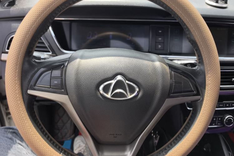 Used CHANGAN KAICHENG Oushang A600 2016 1.5L Manual Luxury 7-Seater Steering Wheel