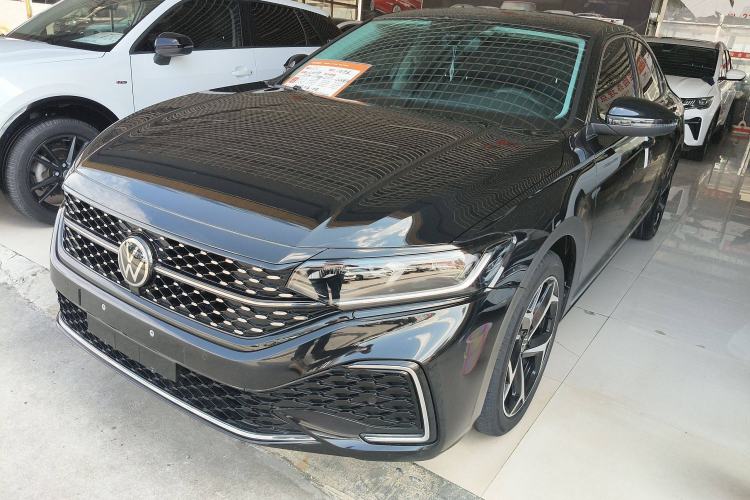 Used Volkswagen Passat 2024 380TSI Starry Dragon Edition