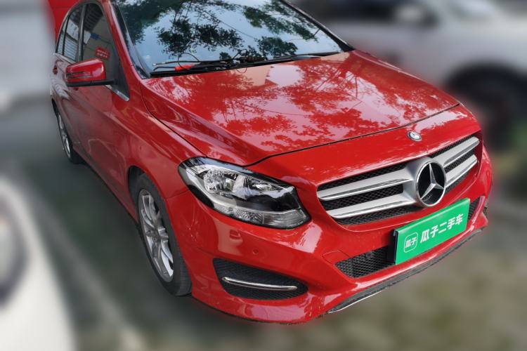 Used Mercedes-Benz B-Class 2015 B 200 Sport Edition Front Right 45 Deg