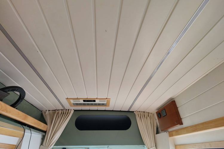 Used Ford Transit 2019 2.0T Diesel Multi-Purpose Commercial Vehicle Mid-Drive Mid-Roof 6-Seater China VI Standard Headliner