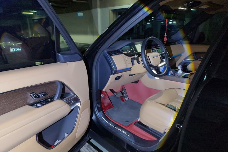 Used Land Rover Range 2025 3.0 L6 400 PS Extended Luxury Edition
