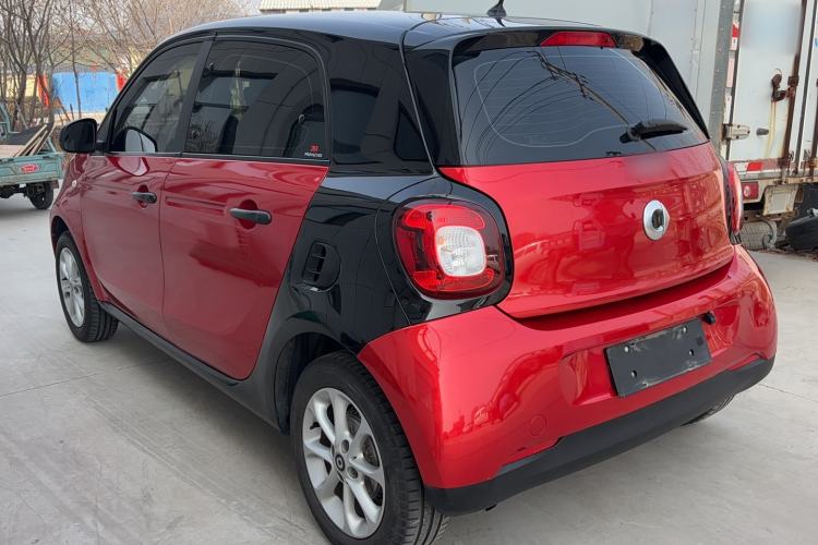 Used smart forfour 2018 1.0L 52 kW Dynamic Edition Exterior 2