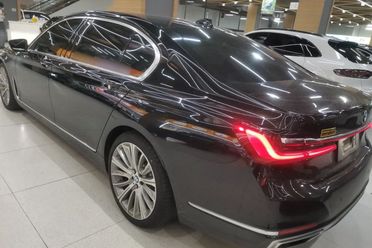 Used BMW 7 Series 2019 Restyled 740Li Leading Luxury Package Rear Left 45 Deg