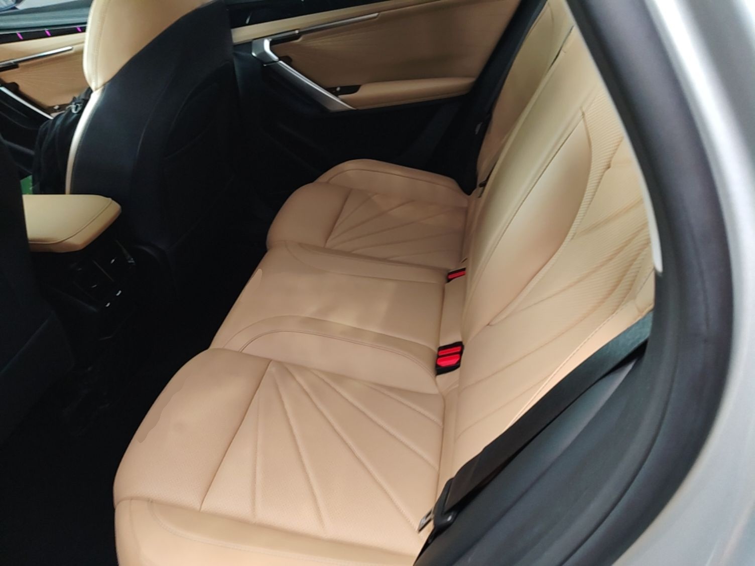 Geely Auto FX11 2023 1.5TD DCT Prestige Edition — снимка 20