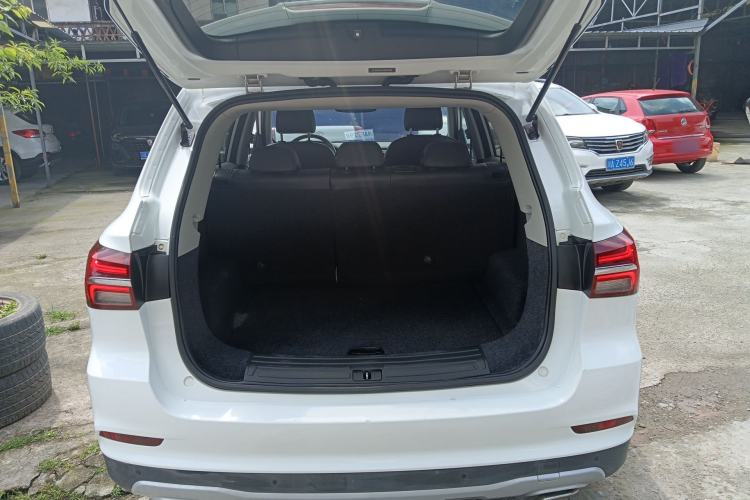 Used Roewe RX5 2019 20T Two-Wheel Drive Automatic 4G Connected Platinum Edition Trunk