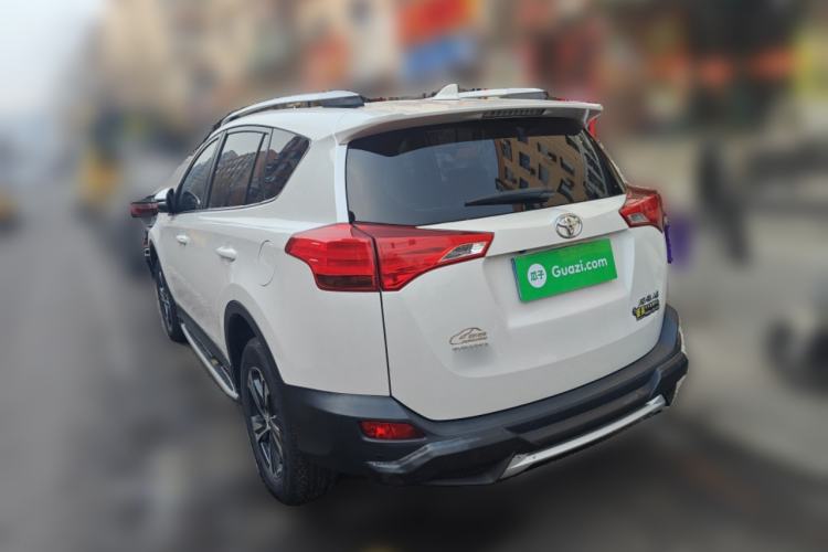 Used Toyota RAV4 2015 2.0L CVT Two-Wheel Drive Fashion Edition Rear Left 45 Deg