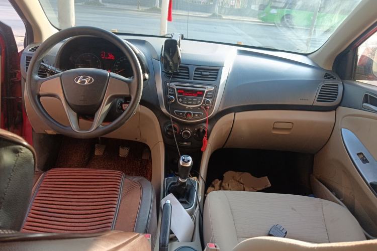 Used Hyundai Verna (older generation) 2014 1.4L Manual Smart GLS Trim