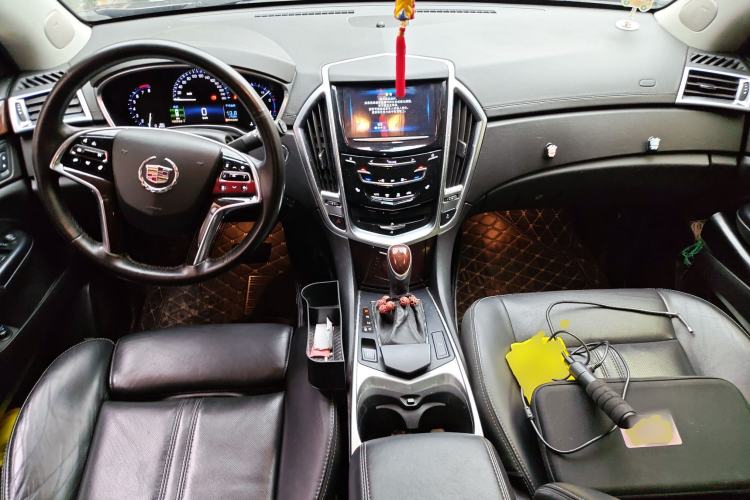 Used Cadillac SRX 2015 3.0L Elite Model Center Console