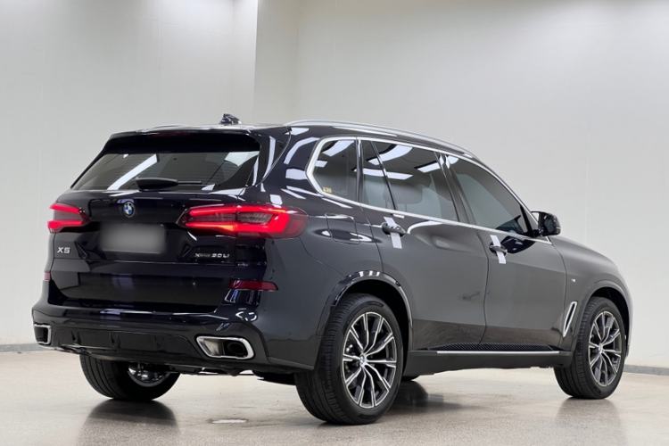 Used BMW X5 2022 Restyled xDrive 30Li Luxury Version M Sport Package
