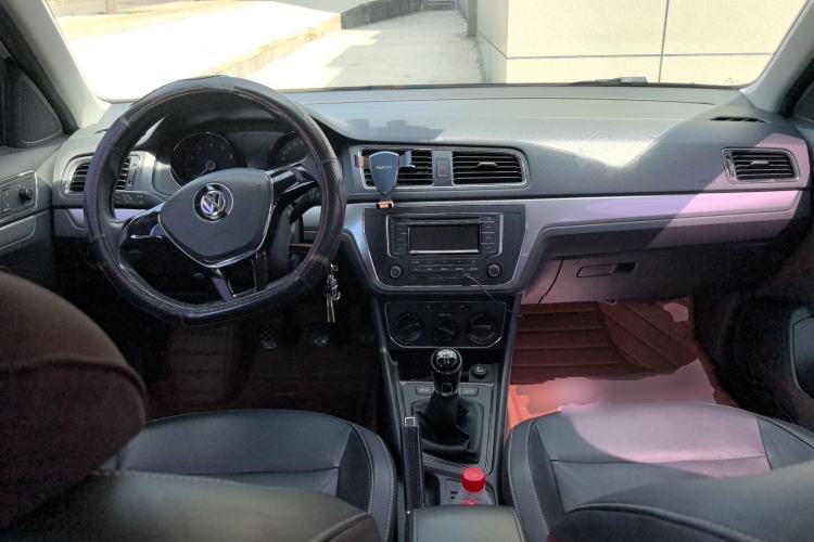 Used Volkswagen Lavida 2015 1.6L Manual Comfort Edition Center Console