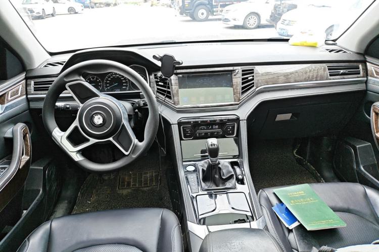 Used Zotye Domy X7 2017 1.8T Manual Luxury Model
