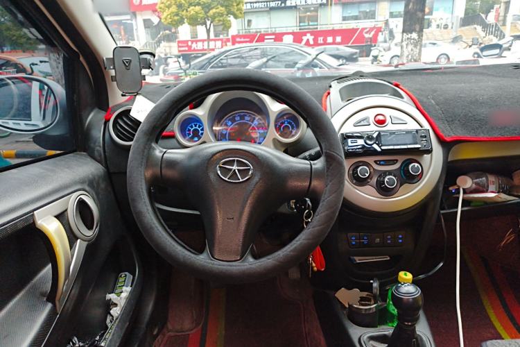 Used JAC Group Yueyue 2012 CROSS 1.0L Comfort Model
