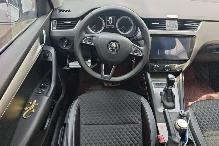 Used Skoda Octavia 2019 1.5L Automatic Smart Drive Luxury Edition China VI Standard