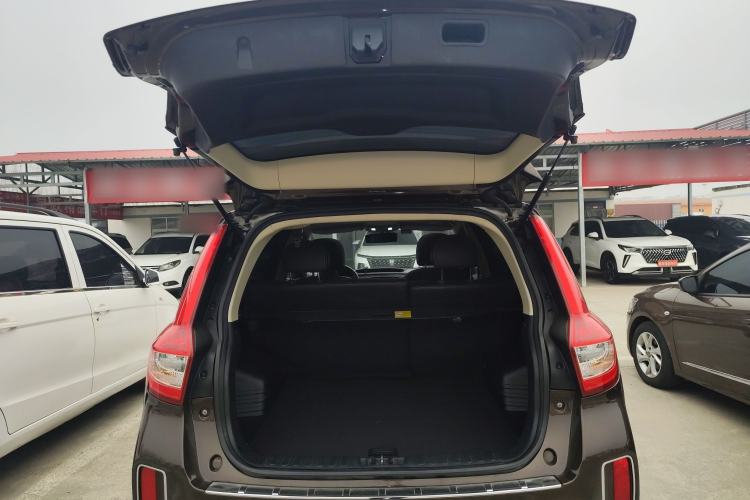Used Geely Auto Vision X6 2016 1.8L Manual Luxury Model
