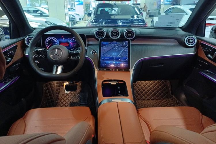 Used Mercedes-Benz GLC 2024 Facelifted GLC 260 L 4MATIC Luxury Version 5 Seats