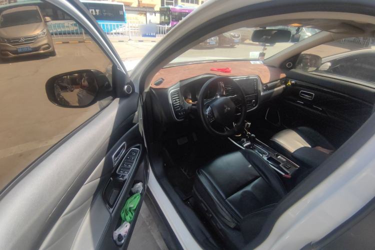 Used Mitsubishi Outlander 2020 2.0L Two-Wheel Drive Enjoyment Version 5 Seats
