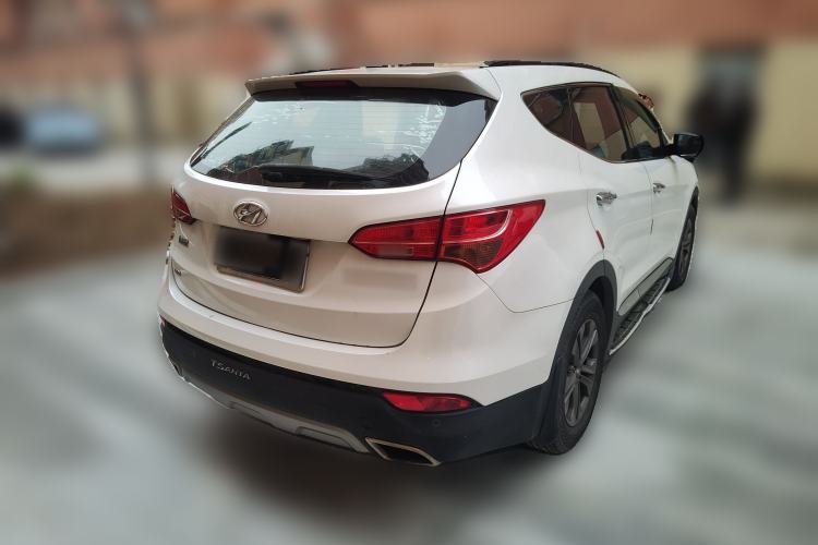 Used Hyundai Santa Fe 2015 2.4L Automatic Two-Wheel Drive Smart Version 5 Seats
