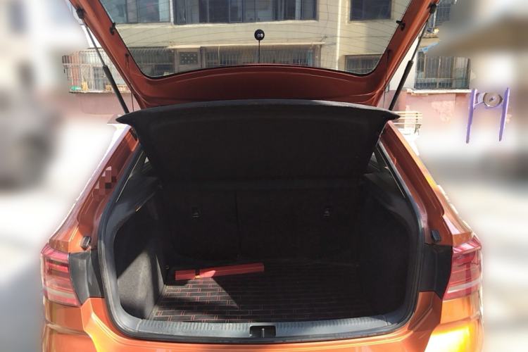 Used Volkswagen Santana 2015 Haval H6 1.6L Automatic Comfort Model Trunk