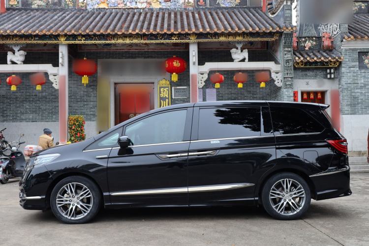 Used Honda Elysion 2019 2.0L Hybrid Luxury Edition
