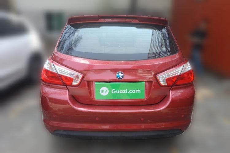 Used Venucia R50 2015 1.6L Automatic Fashion Edition
