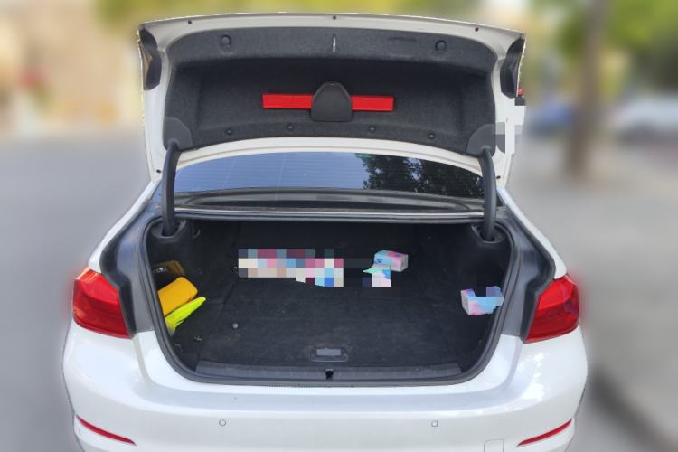 Used BMW 5 Series New Energy 2018 530Le Luxury Package Trunk