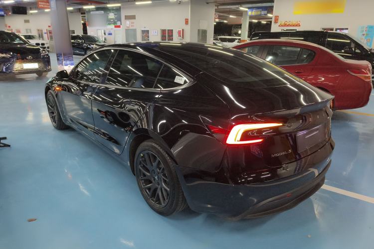 Used Tesla Model 3 2023 Rear-Wheel-Drive Version Exterior 2