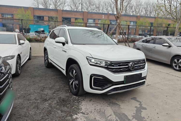 Used Volkswagen Tayron GTE Plug-in Hybrid 2020 1.4T Luxury Model Front Right 45 Deg