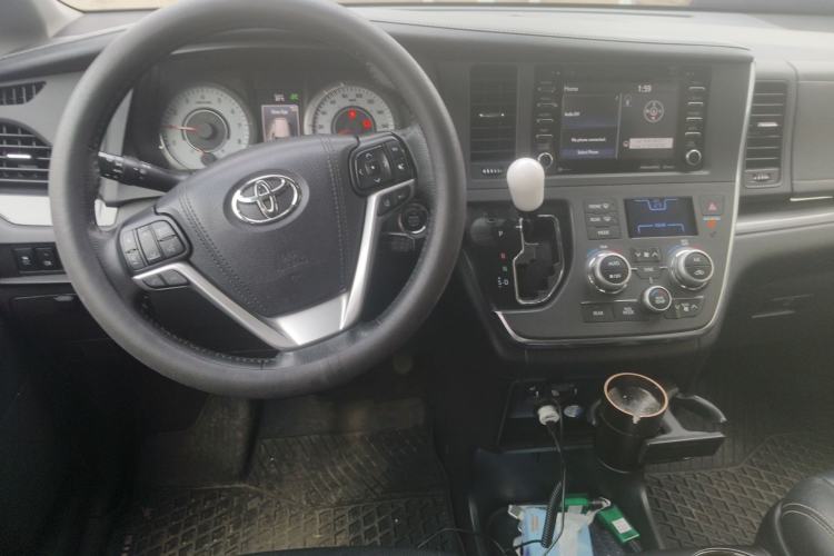 Used Toyota SIENNA 2018 3.5L 2WD Limited 7-Seater Canadian Version
