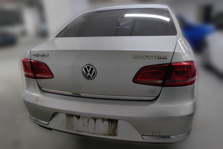 Used Volkswagen Magotan 2012 Revised 1.8TSI Luxury Version Rear